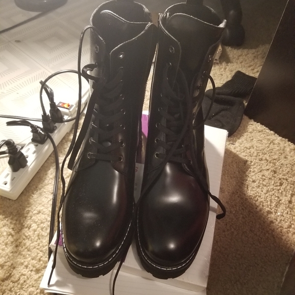 Thursday Black Polished Boots - Picture 10 of 11